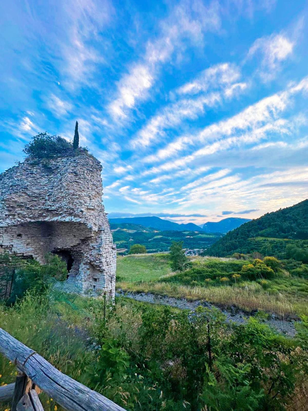 Locanda La Rocca Residenza D'Epoca Fossombrone Exterior foto